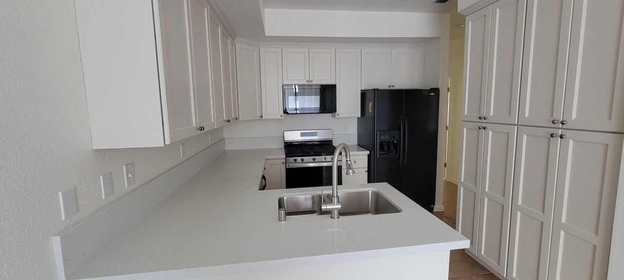 224 Sumatra Dr - Photo 3 of 12