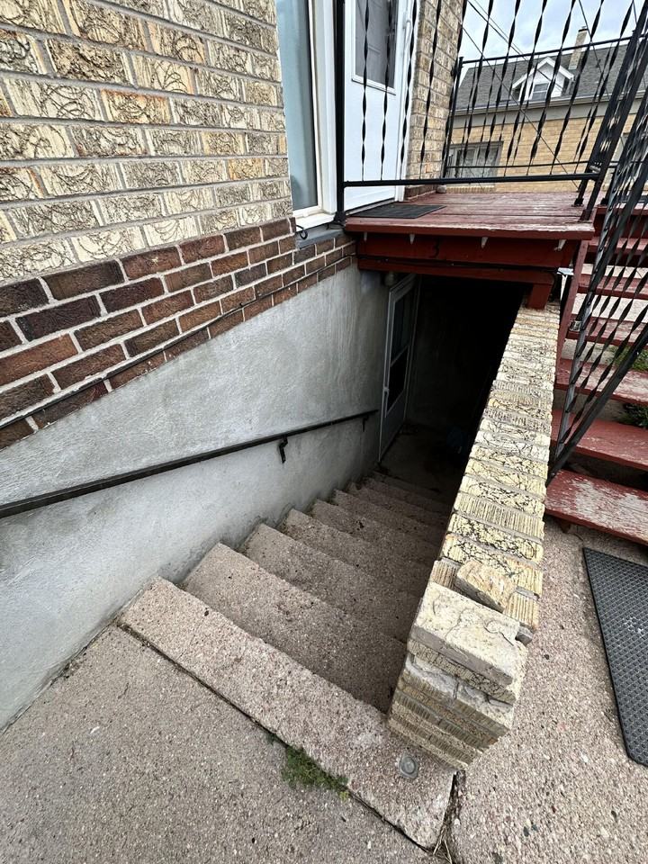 2815 Central Ave Apt 3 - Photo 3 of 11