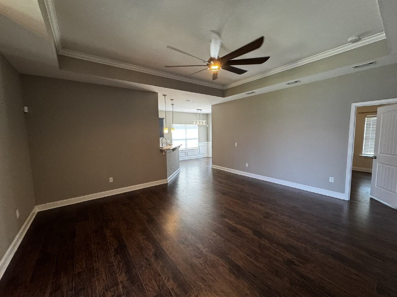 116 Thornbush Ct Ne - Photo 4 of 19