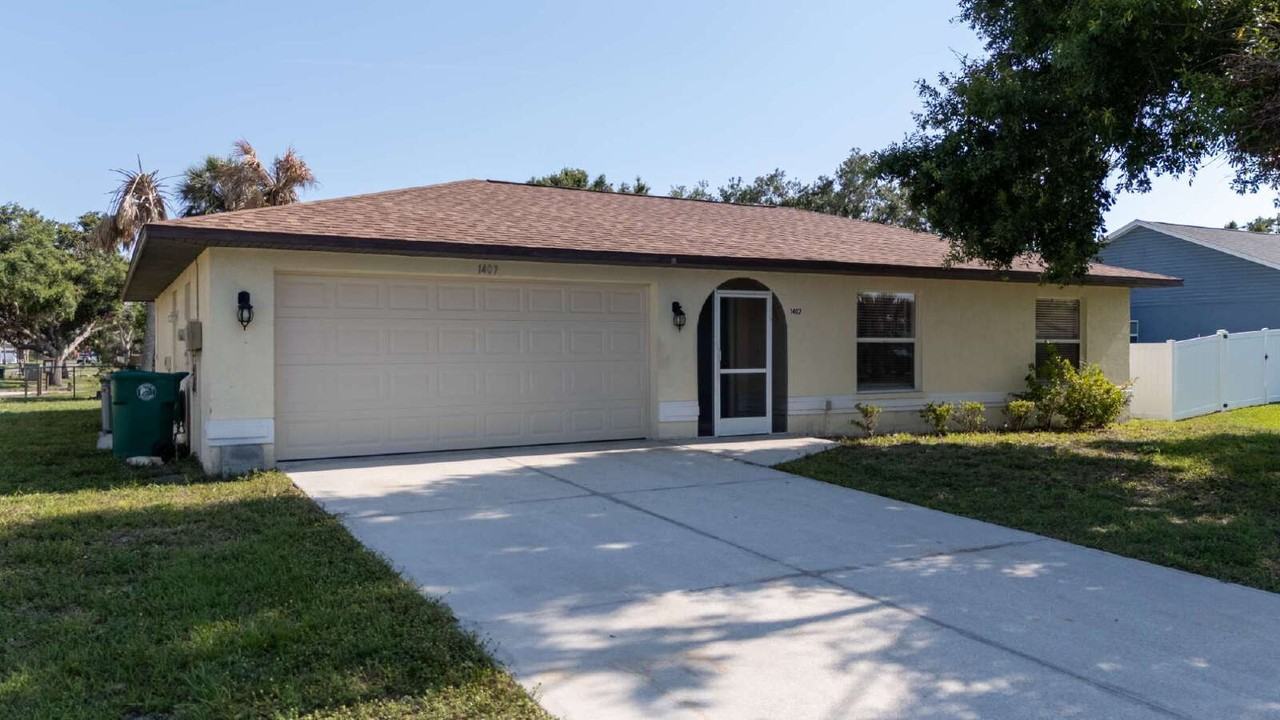 1407 14th St W - Photo 2 of 31