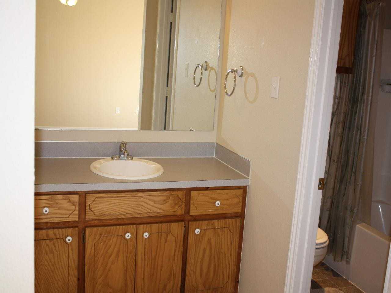 6107 14th St - Photo 4 of 12