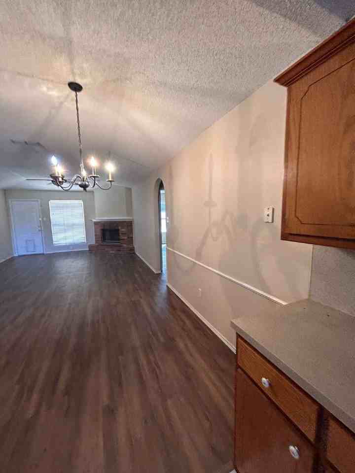 6107 14th St - Photo 6 of 12