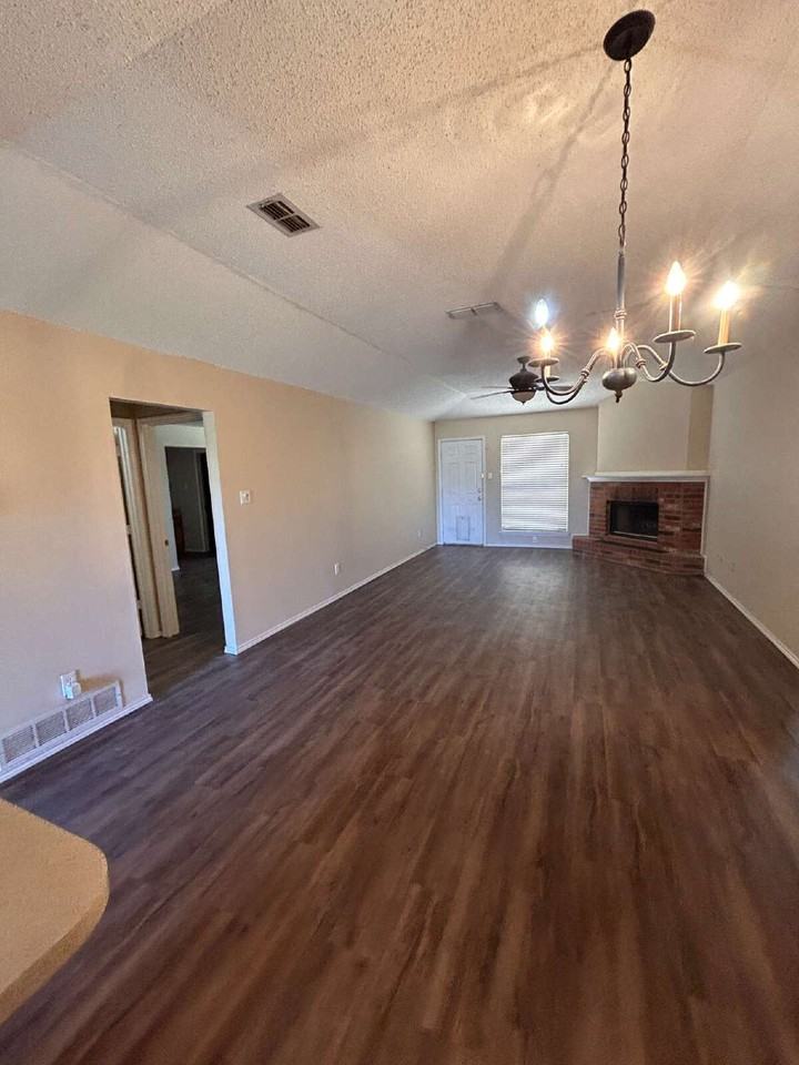 6107 14th St - Photo 7 of 12