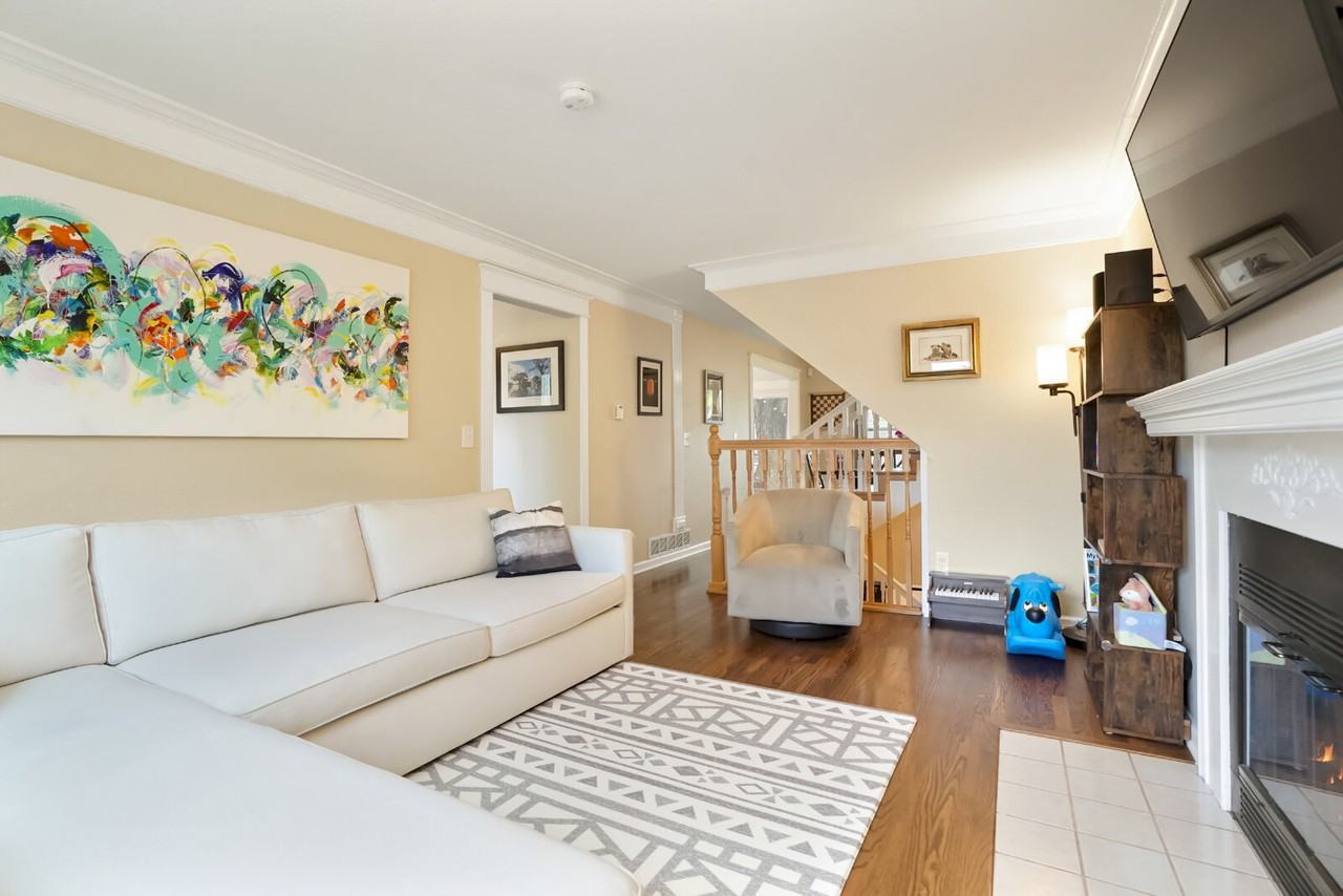 481 S Washington St - Photo 4 of 31