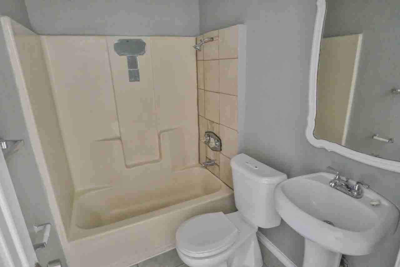 1410 Avant Ave Apt 2 - Photo 7 of 15