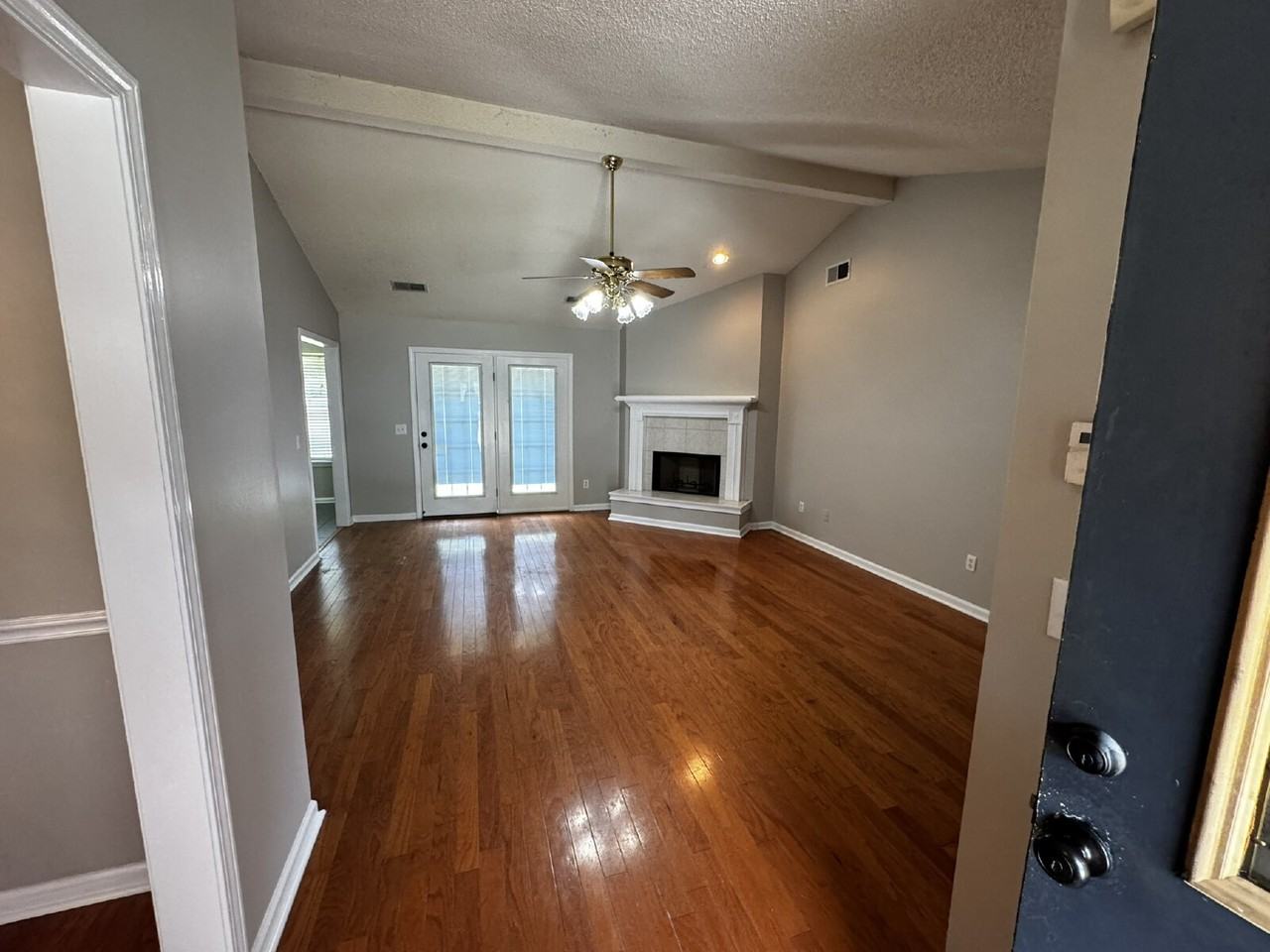 208 Easy St - Photo 2 of 17