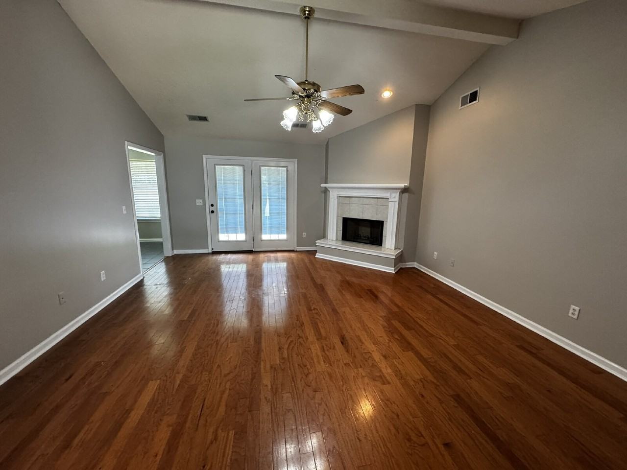 208 Easy St - Photo 3 of 17