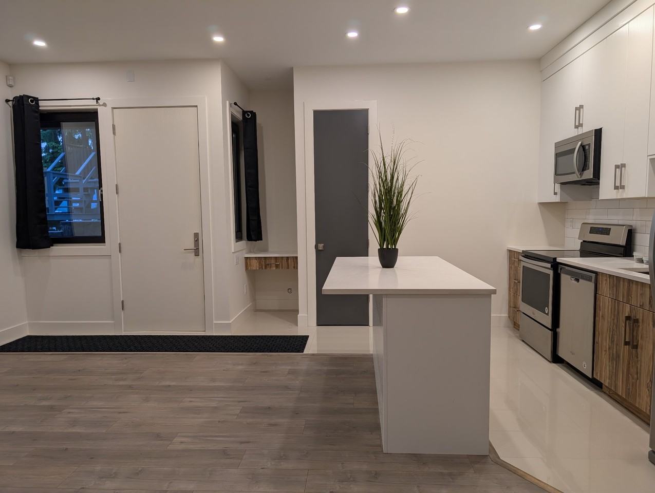 3195 Capstan Crescent - Photo 3 of 23