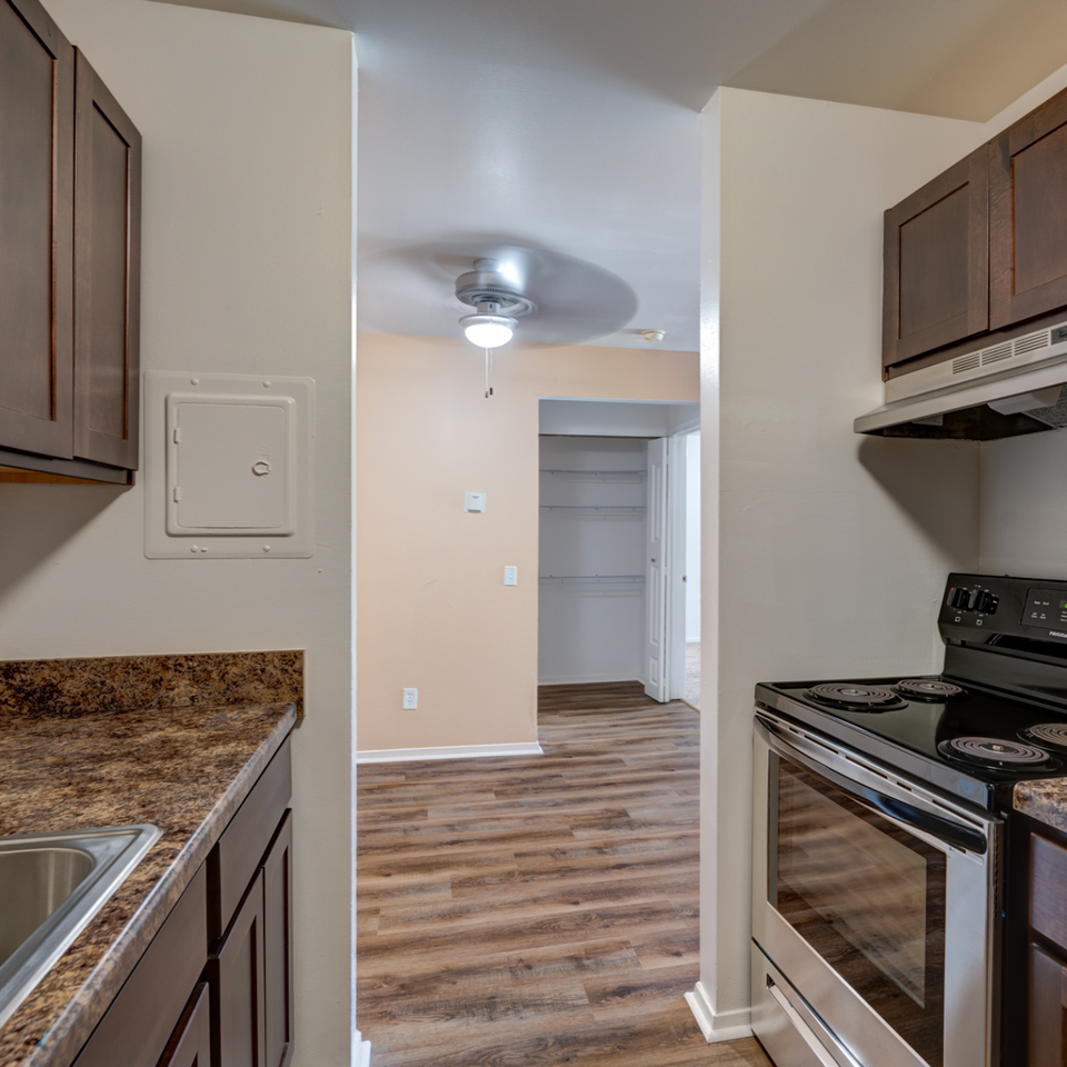 $500 off move in cost on select few apartment homes. Call now before this opportunity slips away! - Photo 5 of 38