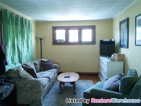 1880 Ivy Ave E - Photo 2 of 14