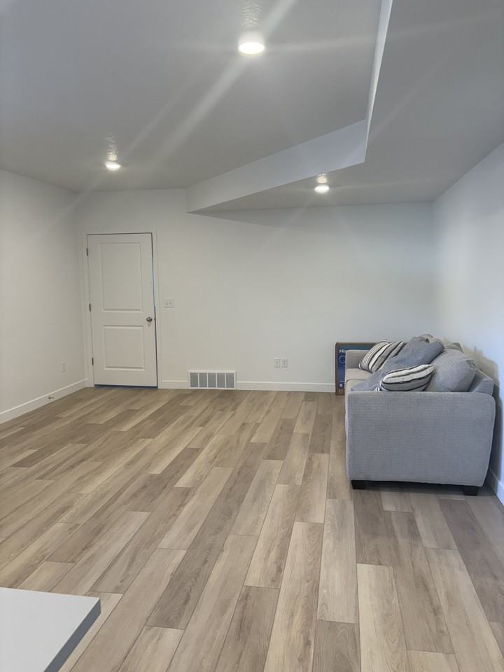 961 S 950 W #NA - Photo 2 of 10
