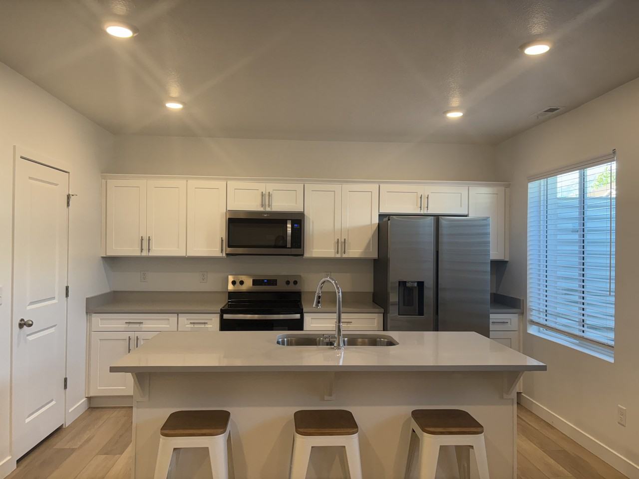 961 S 950 W #NA - Photo 3 of 10