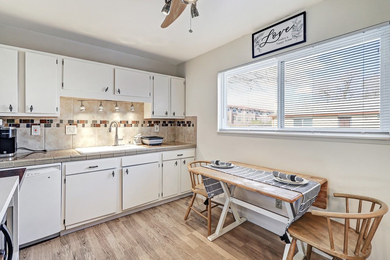 1001 Alcazar St Ne #NA - Photo 2 of 13