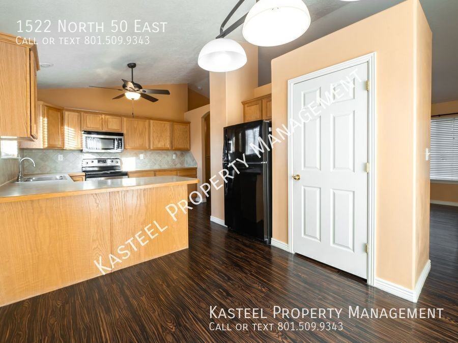 1522 N 50 E - Photo 3 of 22