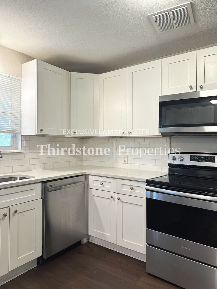 6903 Arques Rd - Photo 2 of 23