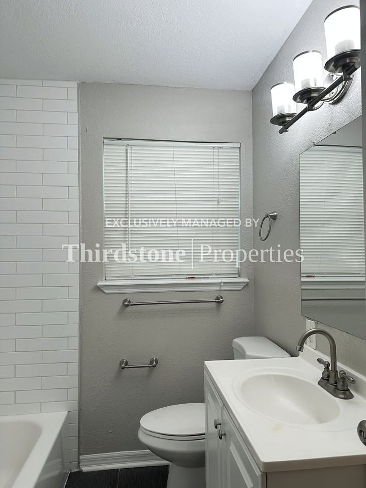 6903 Arques Rd - Photo 3 of 23