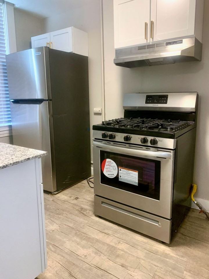 *** Beautiful Apartments in Dormont * One block to the T * Pet Friendly * Available Now * Renovated & Spacious *** - Photo 6 of 20