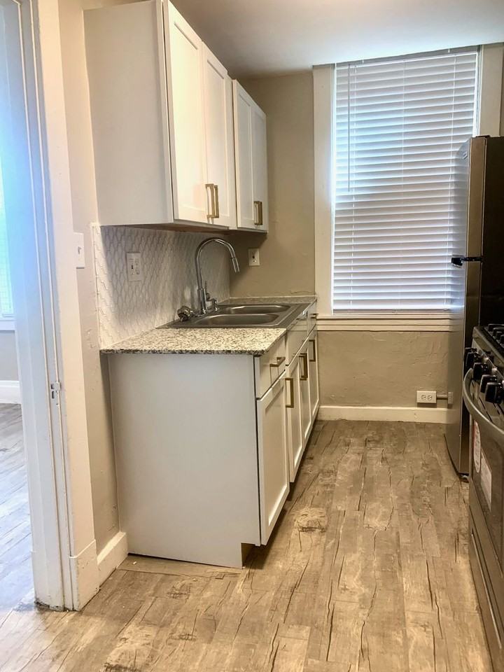 *** Beautiful Apartments in Dormont * One block to the T * Pet Friendly * Available Now * Renovated & Spacious *** - Photo 7 of 20