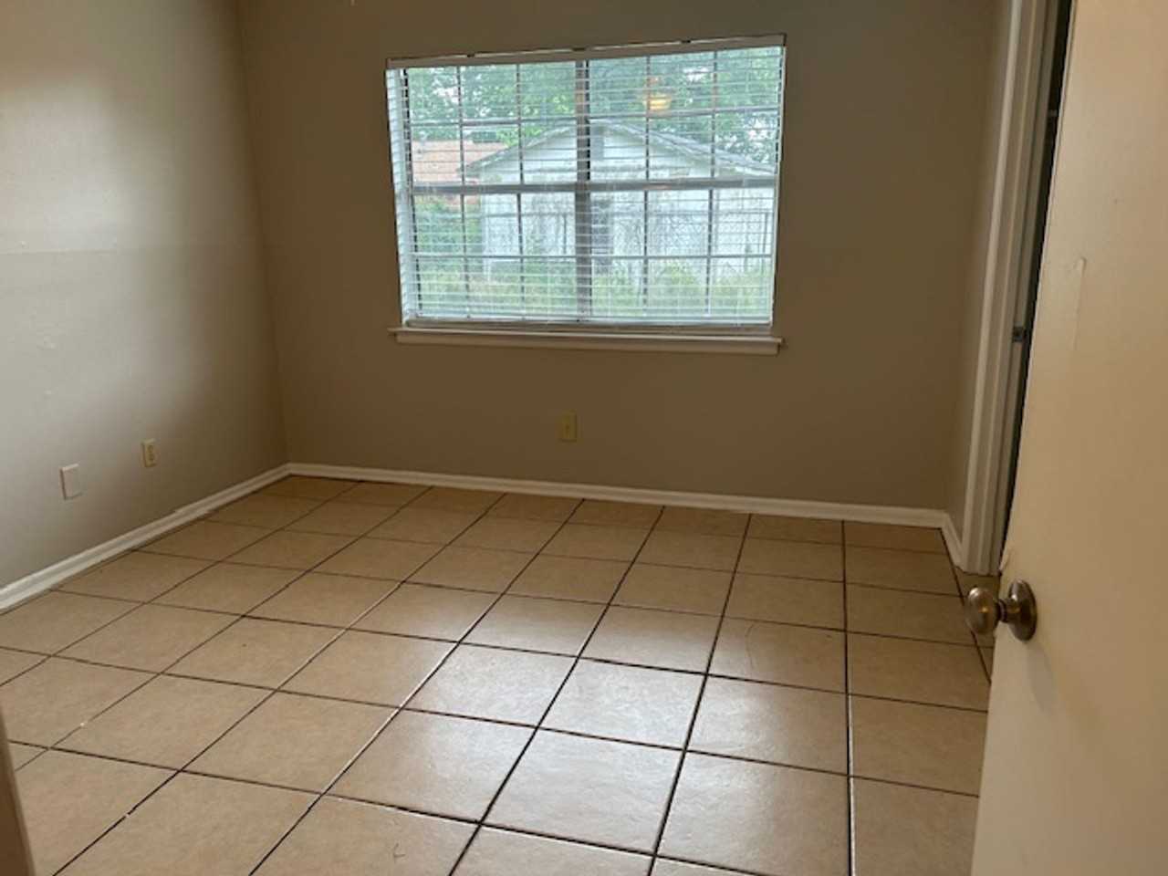 250 Cypress Lane - Photo 6 of 49