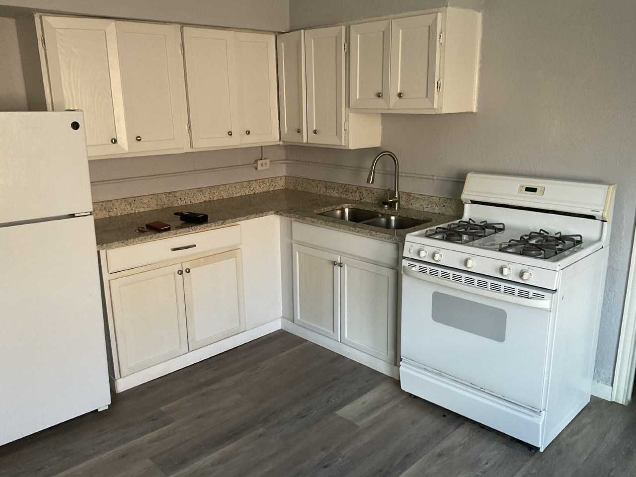 127 Sandmeyer St Apt 5 - Photo 2 of 8