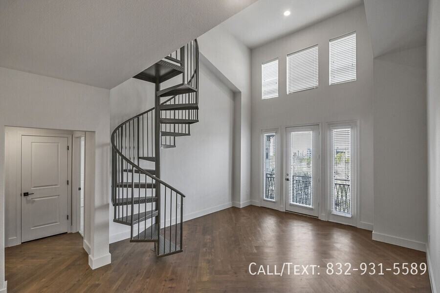 Gillette St #SS2 - Photo 6 of 14