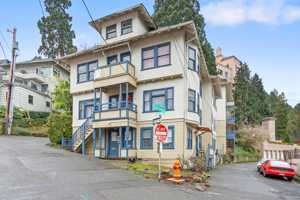featured image of 801A Sw Green Ave