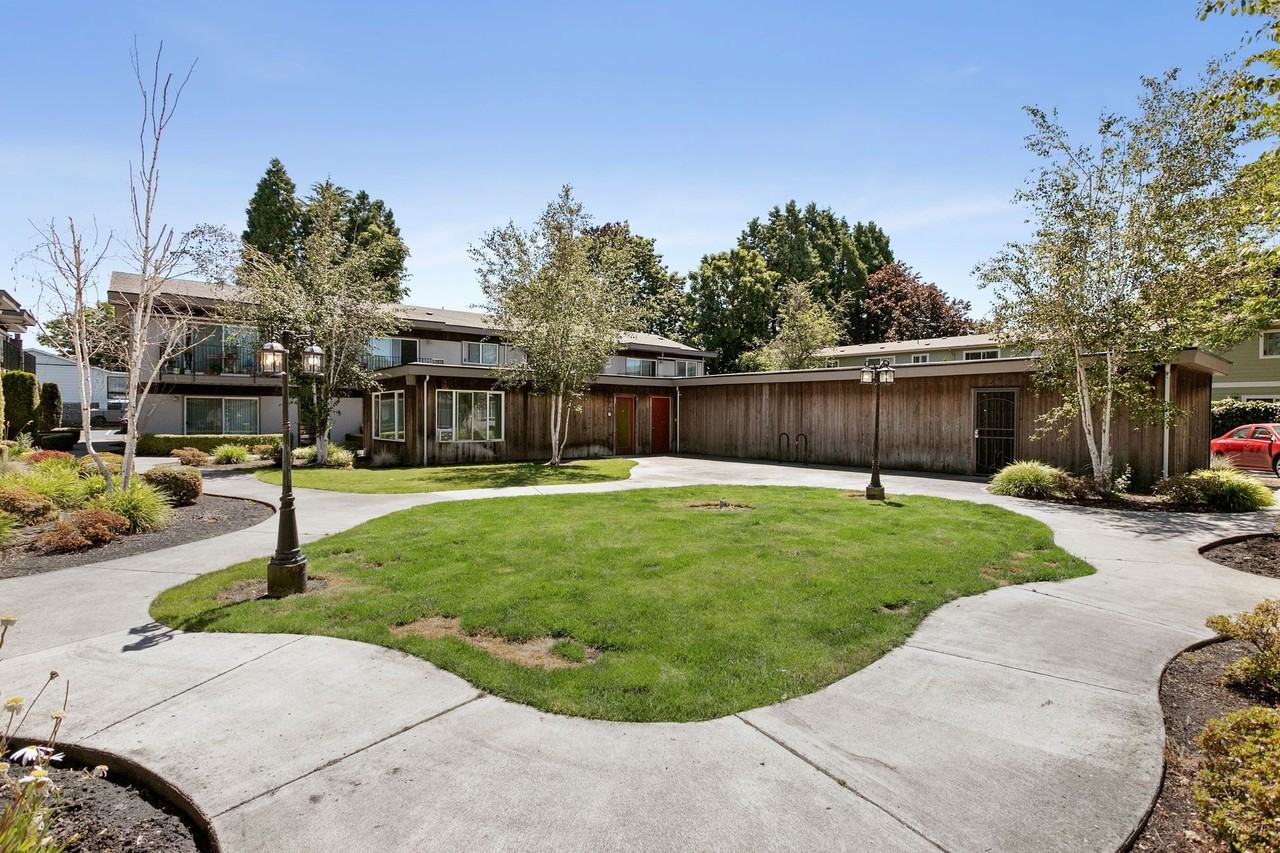 Gateway Crossing - Photo 2 of 16