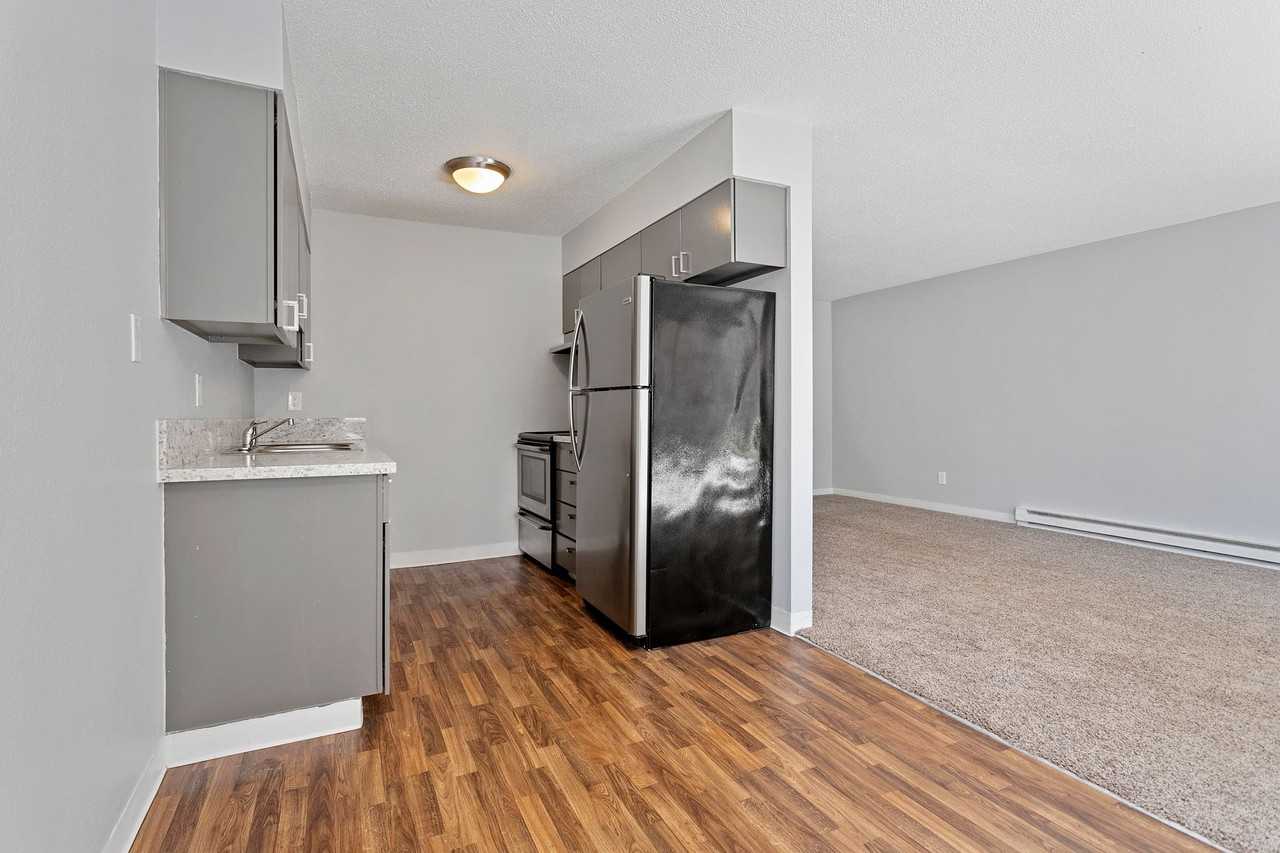 Gateway Crossing - Photo 3 of 16