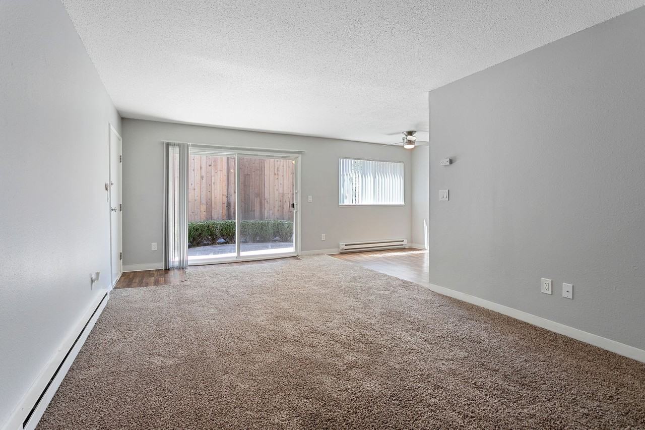 Gateway Crossing - Photo 5 of 16