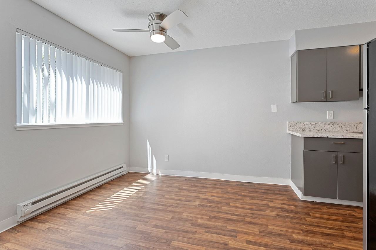 Gateway Crossing - Photo 6 of 16