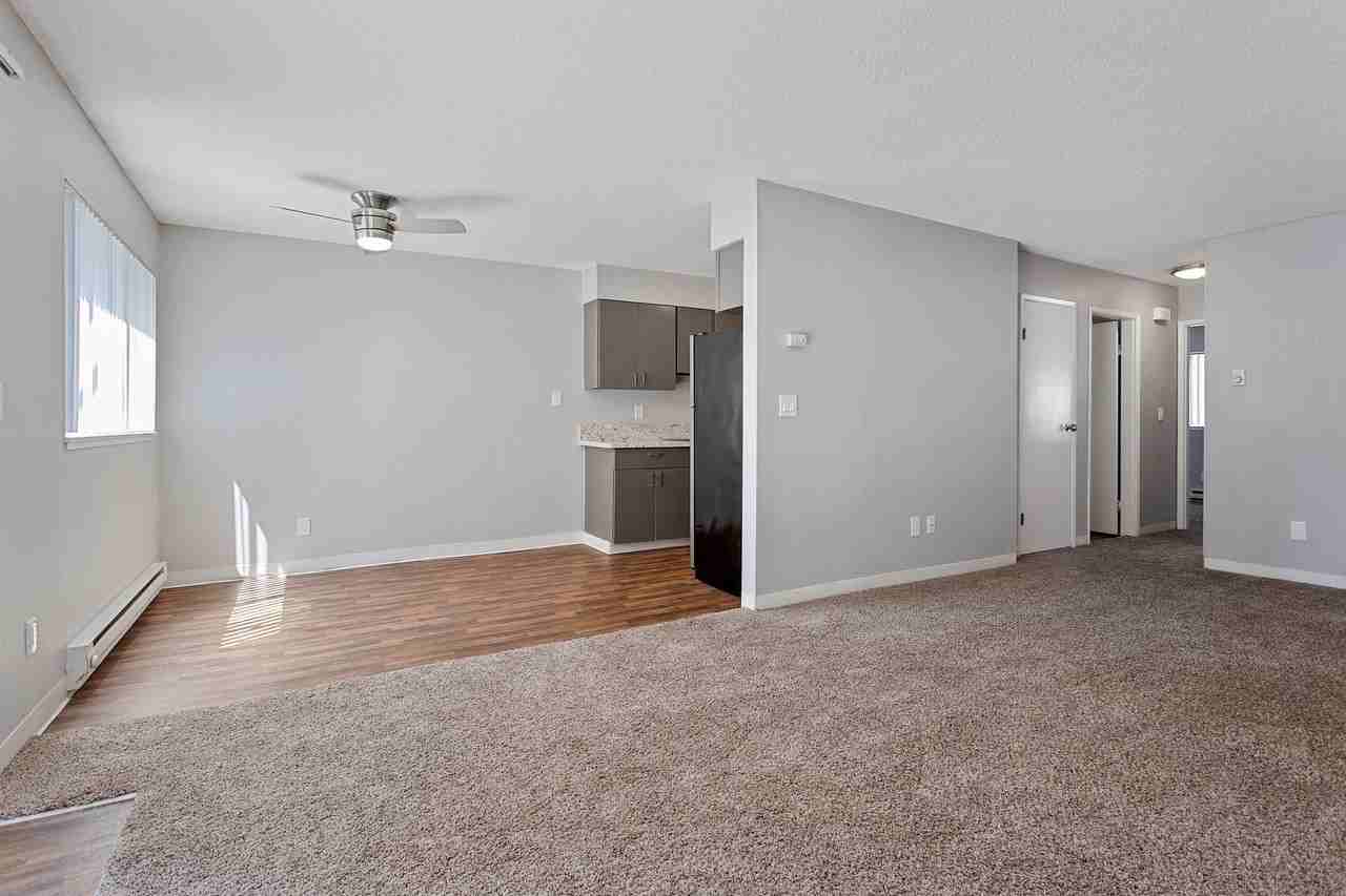 Gateway Crossing - Photo 7 of 16