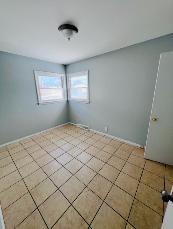 5946 N 61st St #5946UPPER - Photo 5 of 12