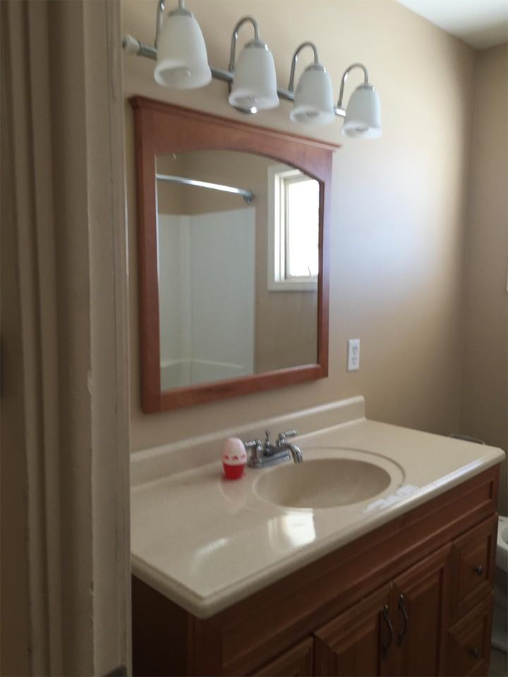 1790 Smyers Dr - Photo 3 of 8