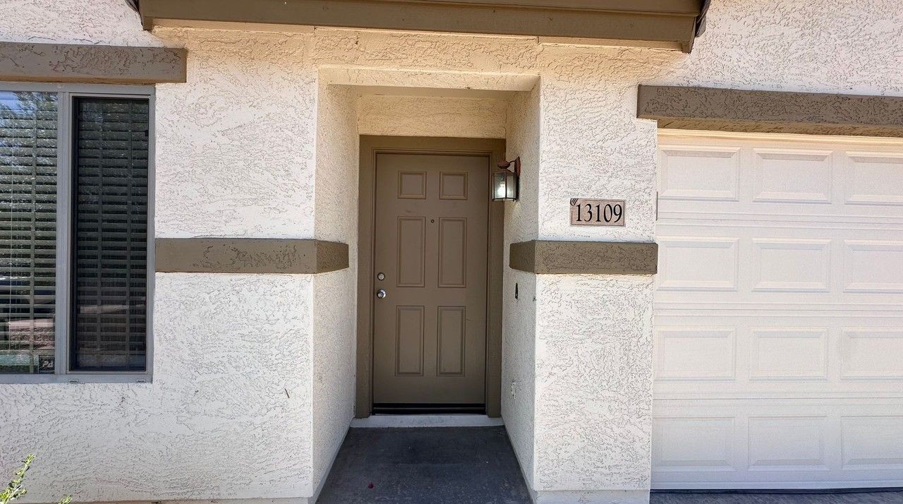 13109 W Clarendon Ave - Photo 3 of 35