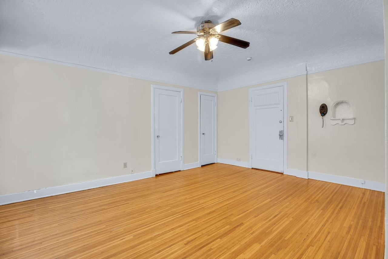 Discover Timeless Elegance in the Heart of Hawthorne - Photo 6 of 41