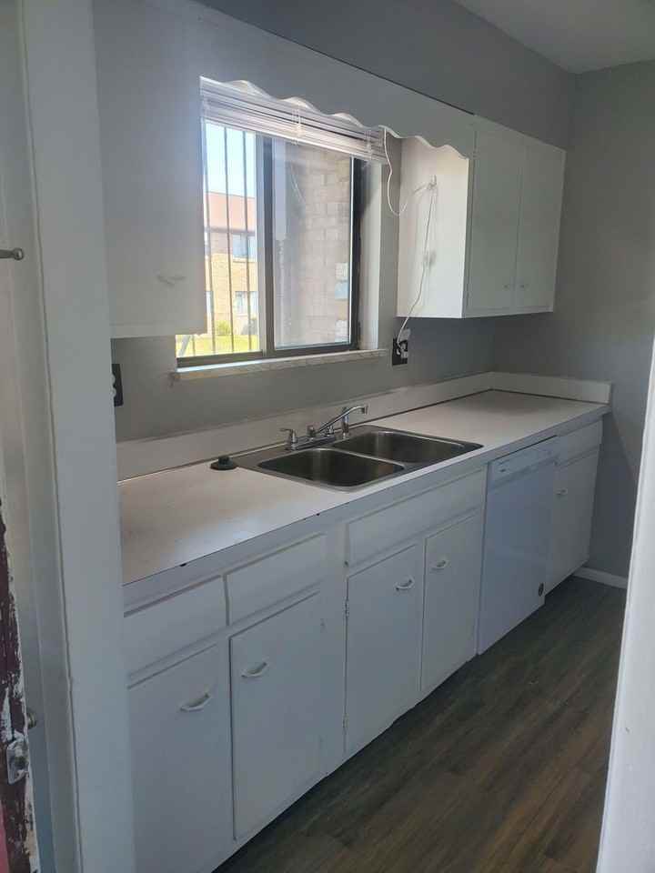 720 W Centennial Ave - Photo 3 of 10