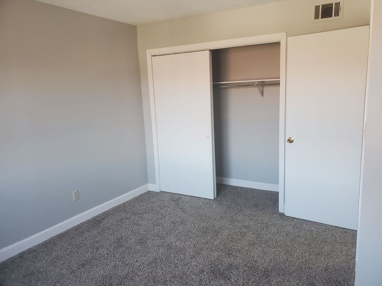 720 W Centennial Ave - Photo 4 of 10