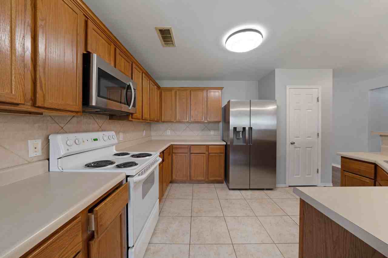 2105 Arthur St - Photo 7 of 27
