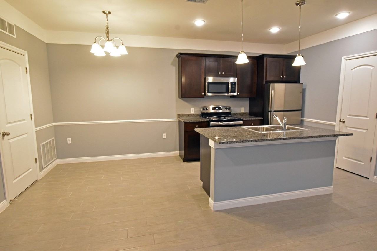 8596 Grove Dr - Photo 3 of 27