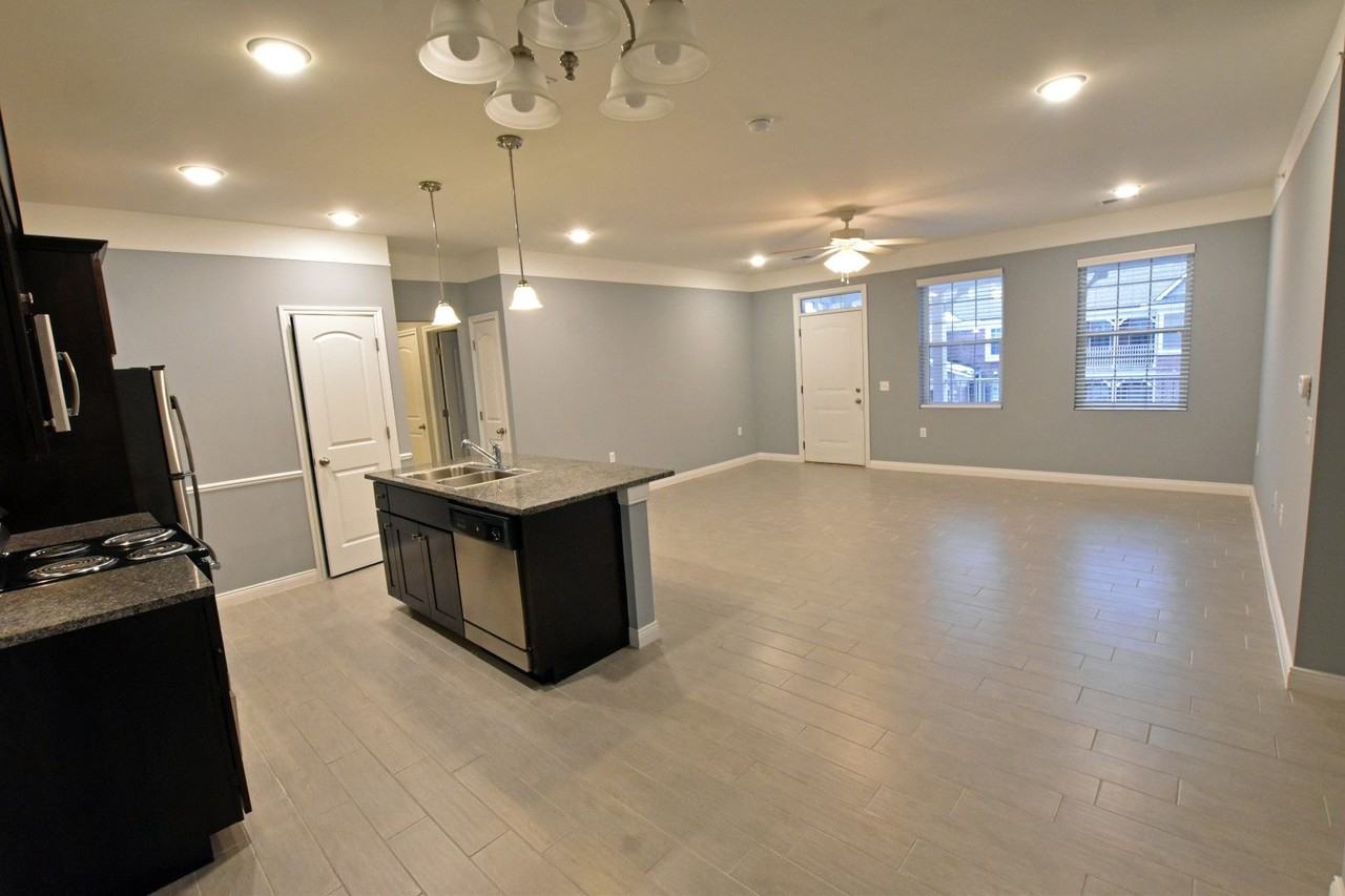 8596 Grove Dr - Photo 5 of 27