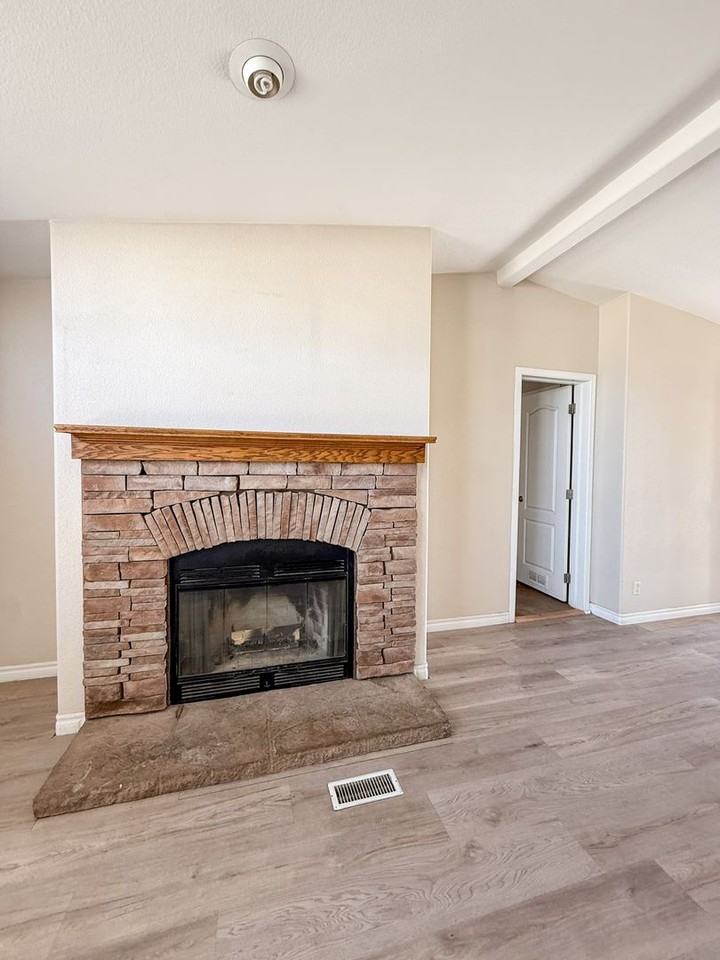 74804 Amboy Rd - Photo 3 of 27