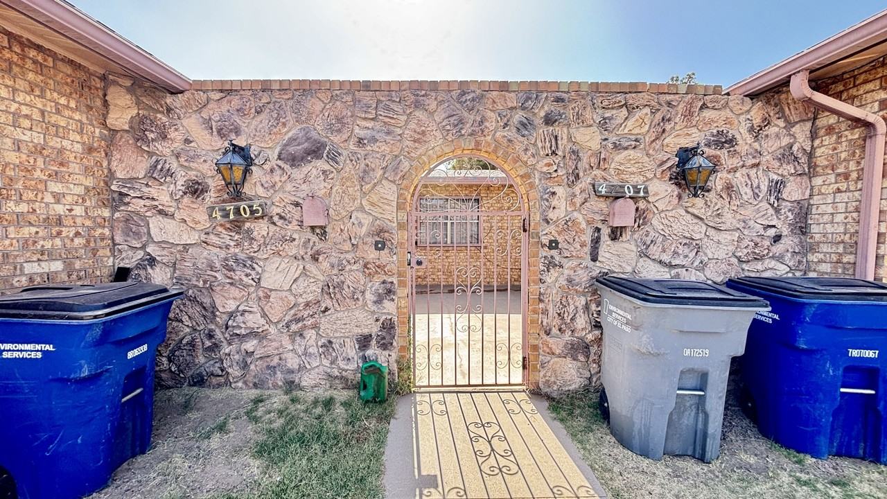 4705 Frankfort Avenue - Photo 2 of 30