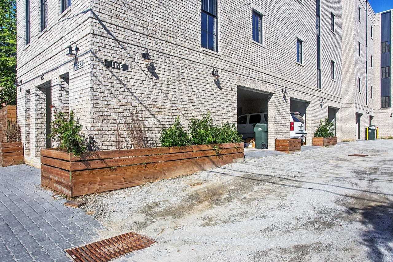 102 Line Street - Photo 7 of 36