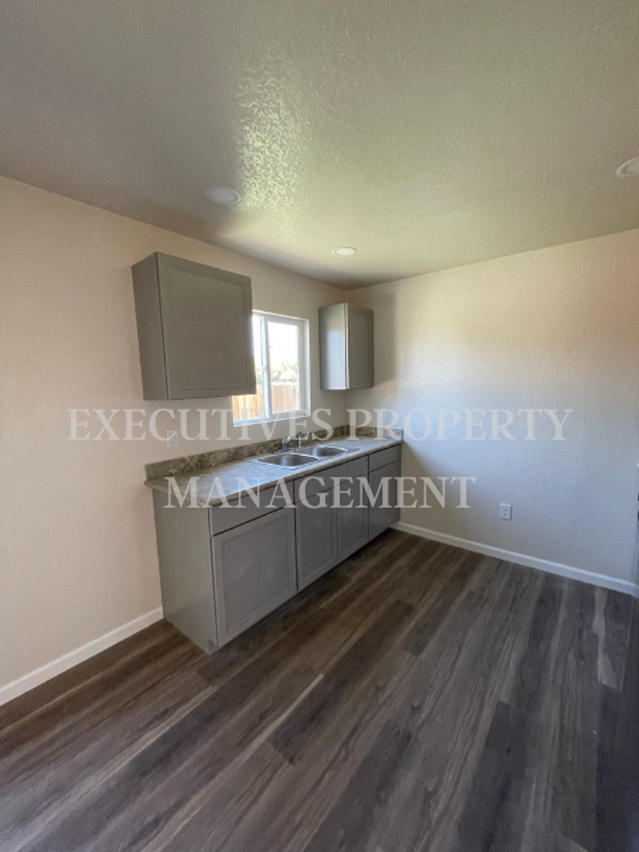 1690 Stretch Rd - Photo 3 of 16