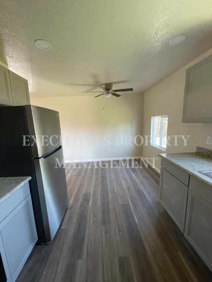 1690 Stretch Rd - Photo 5 of 16