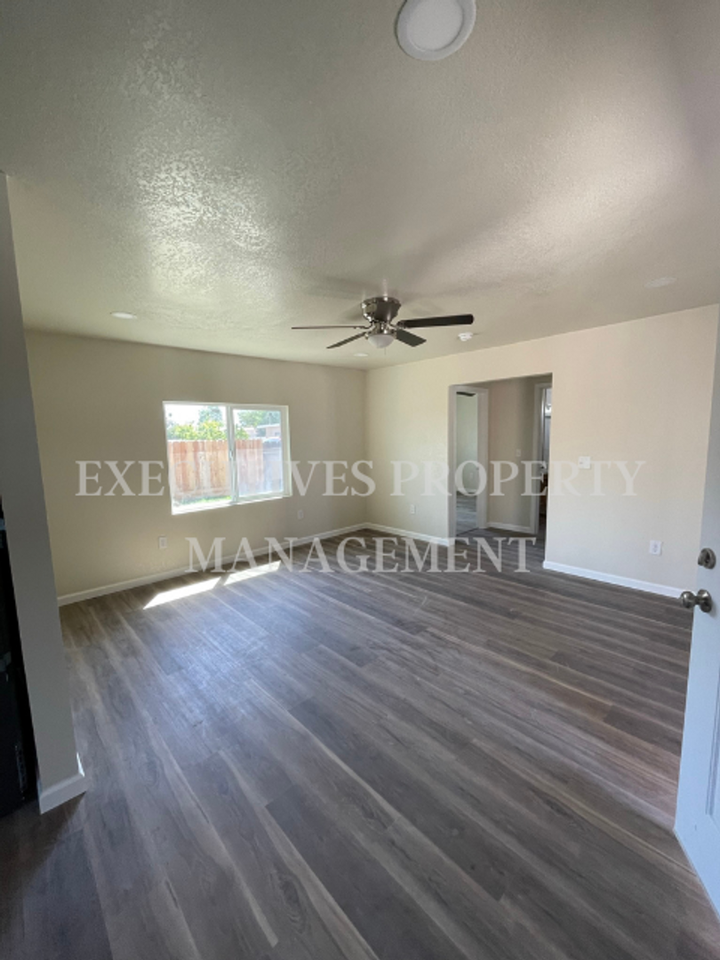1690 Stretch Rd - Photo 6 of 16