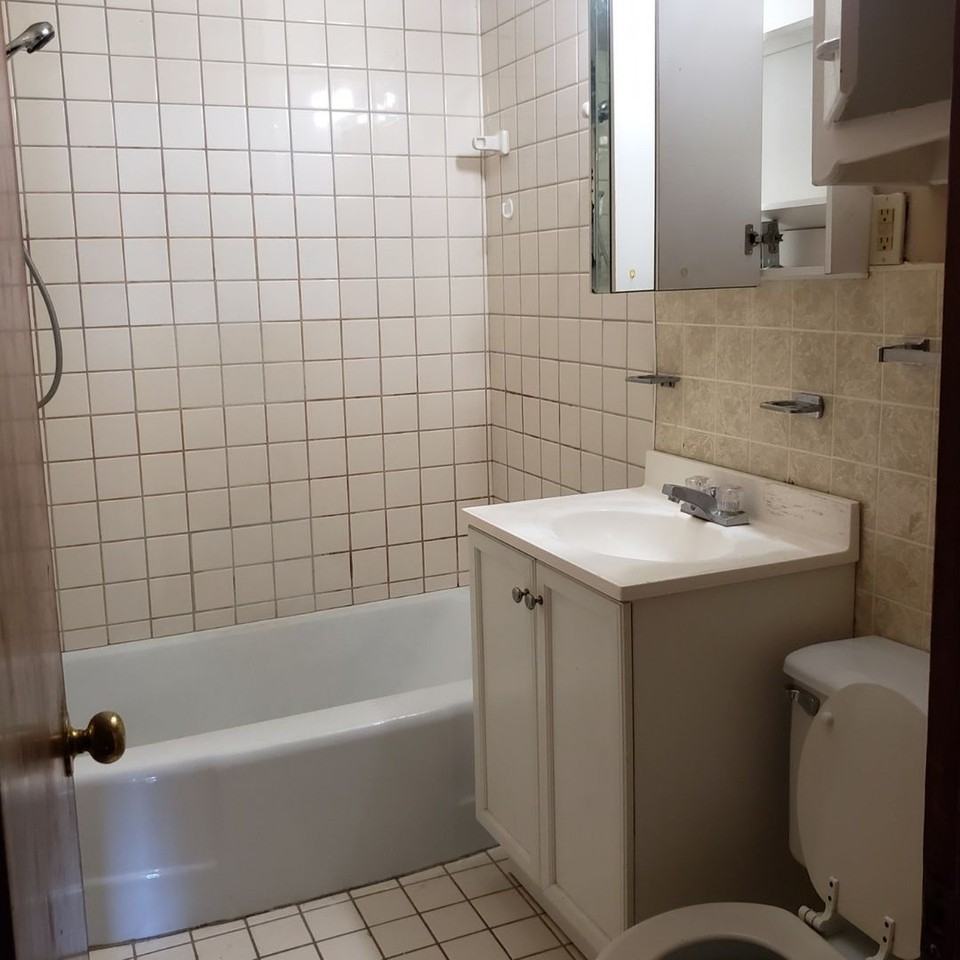 736 Ne 26th St - Photo 6 of 15