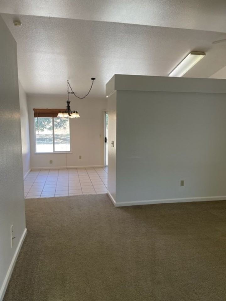 1065 Grouse Dr - Photo 2 of 15