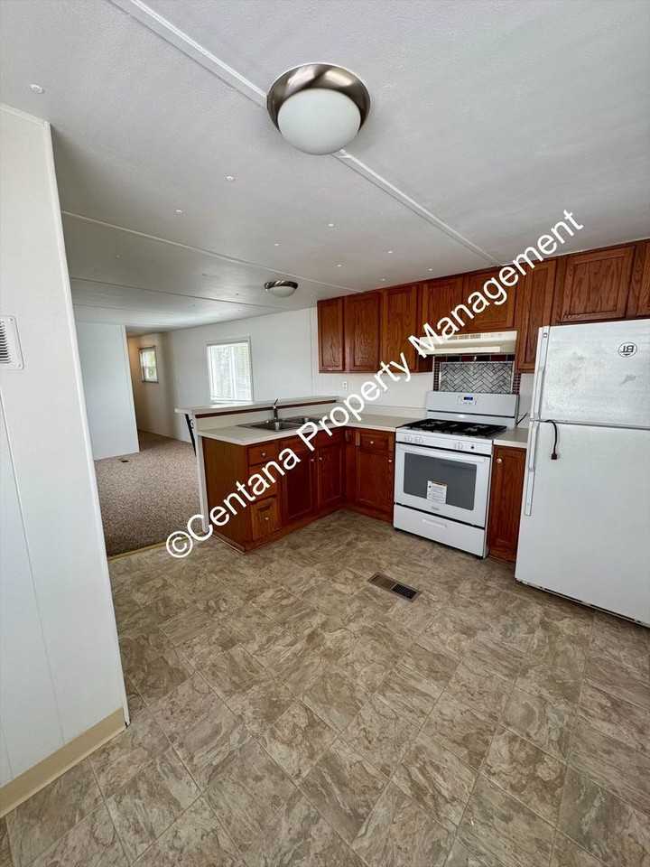 2290 Cobban St #3 - Photo 5 of 24