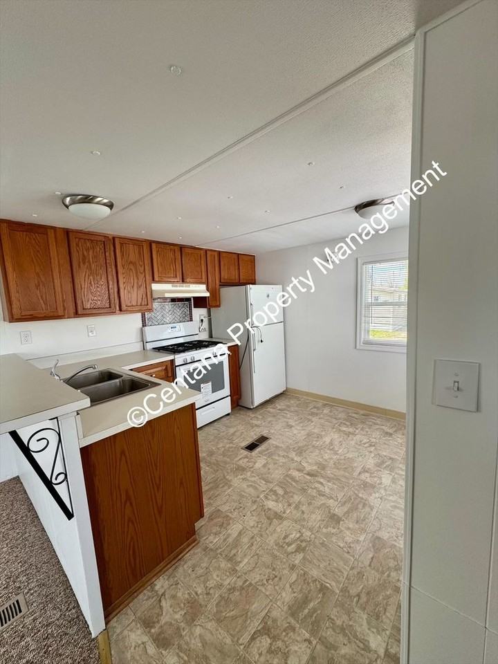 2290 Cobban St #3 - Photo 7 of 24